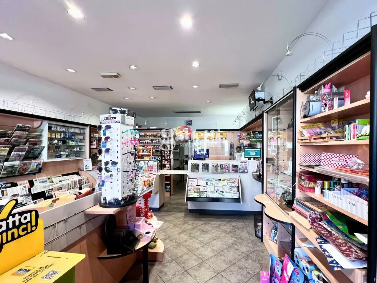 Esercizio commerciale in Viale Trento 84, Riva Del Garda, {3} - Foto 1