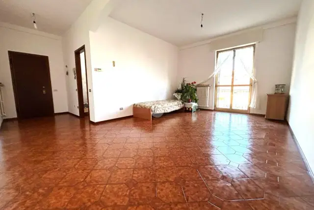 3-room flat in Via Giuseppe Garibaldi 14, Curno - Photo 1