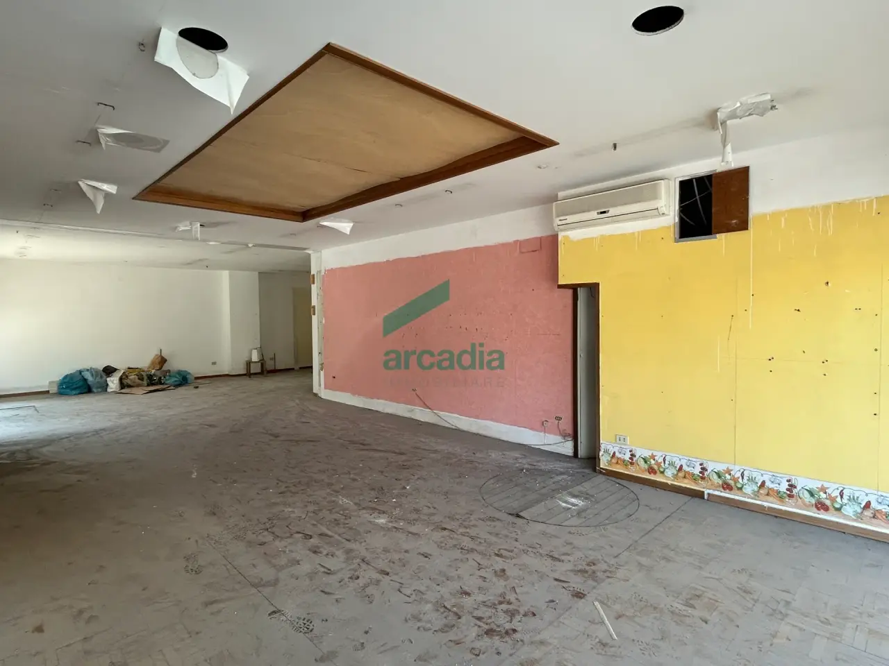 Palazzina commerciale in Via Vincenzo Petruzzi 49, Putignano, {3} - Foto 2