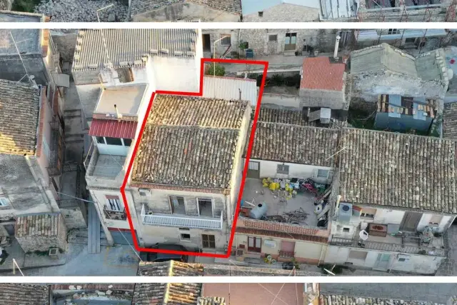 Casa indipendente in Vico Saverio Puglisi 26, Modica - Foto 1