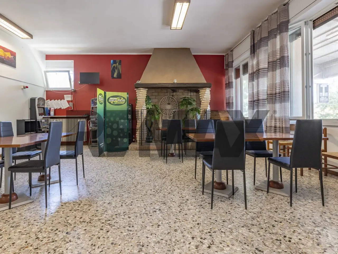 Esercizio commerciale in Via Maddalena 14, Somma Lombardo, {3} - Foto 2
