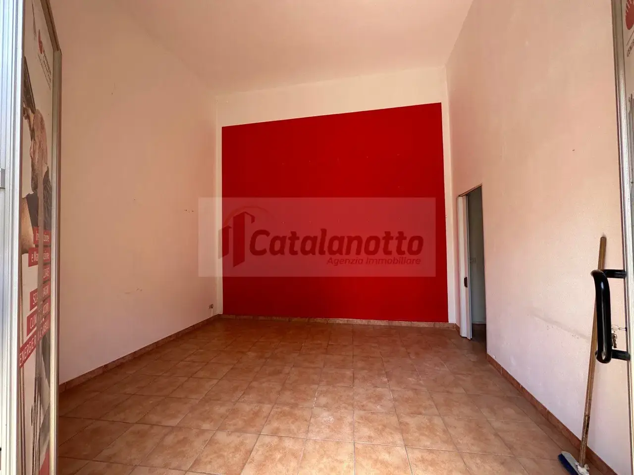 Ufficio in Castelvetrano, Trapani, Sicilia, 91022, Italia, Castelvetrano, {3} - Foto 2