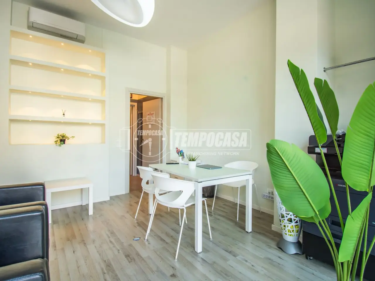 Ufficio in Viale Giuseppe Canella 23, Riva Del Garda, {3} - Foto 2