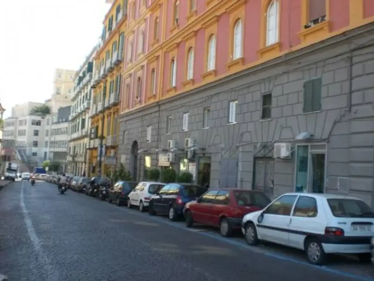 Locale commerciale in Corso Vittorio Emanuele 325, Napoli, Napoli, {3} - Foto 2