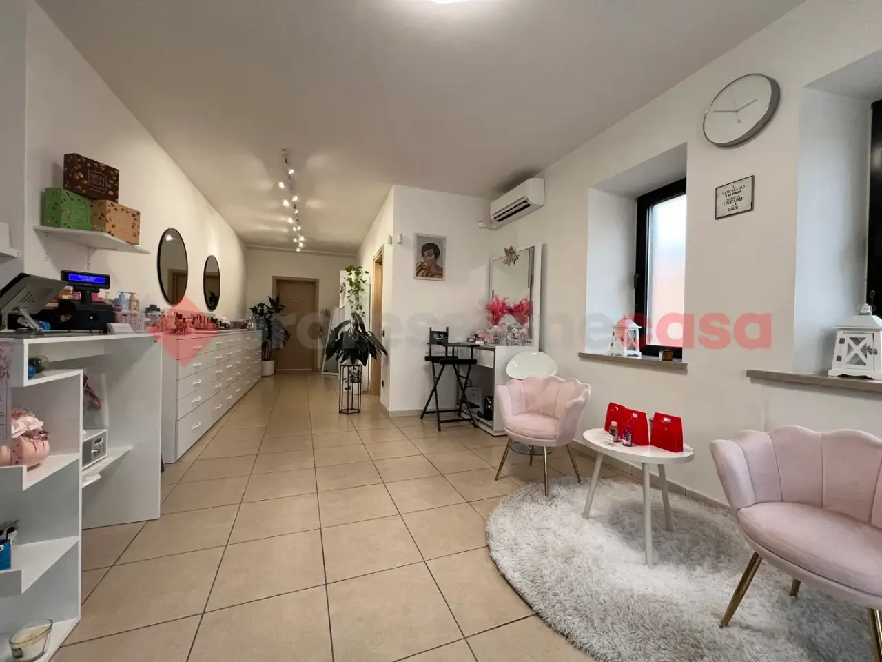 Negozio in Via Luigi Ferrari 67, Isola Rizza, {3} - Foto 1
