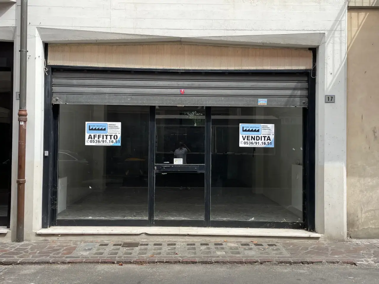 Negozio in Via Aravecchia 17, Sassuolo, {3} - Foto 1
