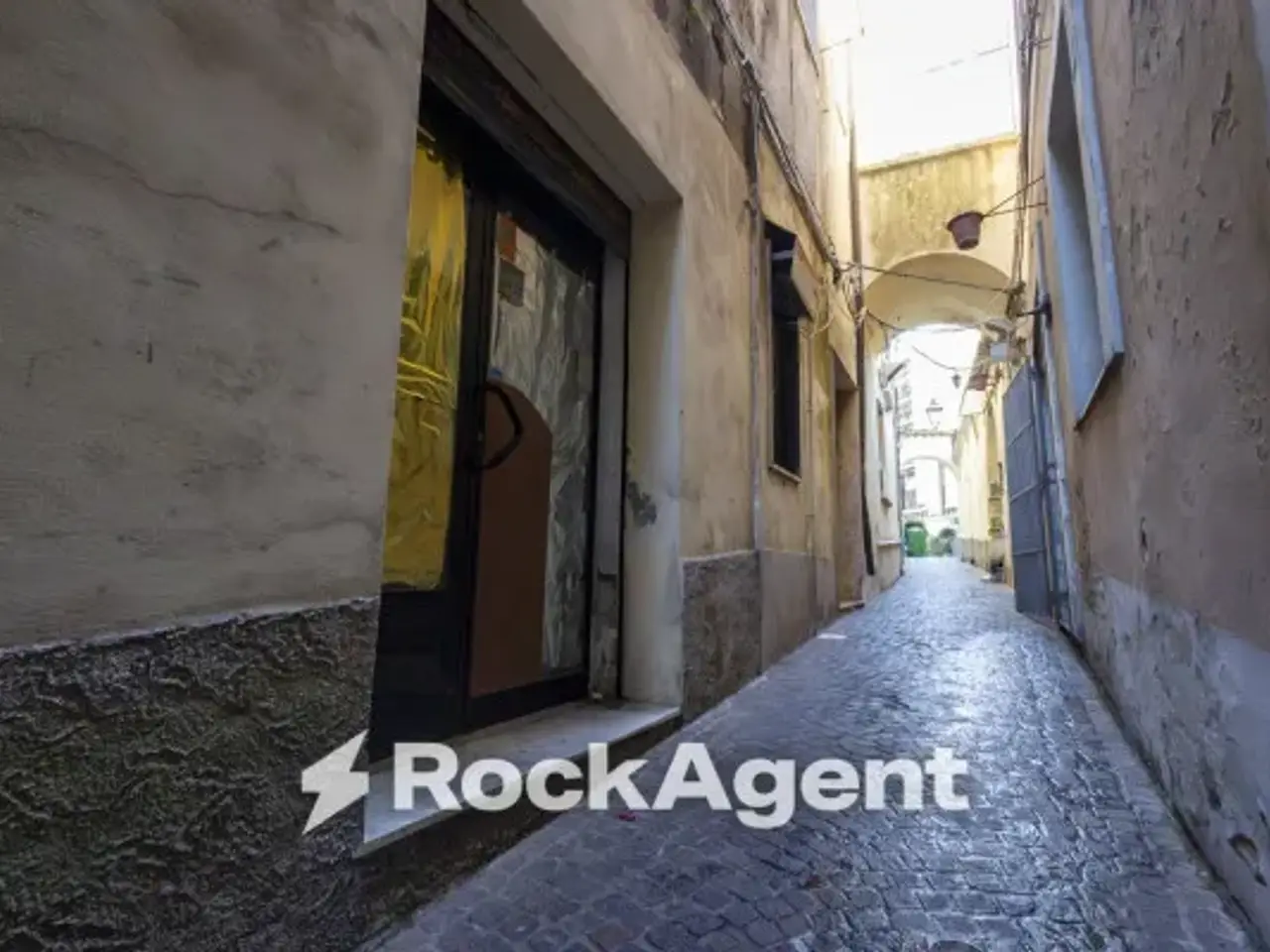Negozio in Vico Piazza Mercanti 9, Catanzaro, {3} - Foto 1