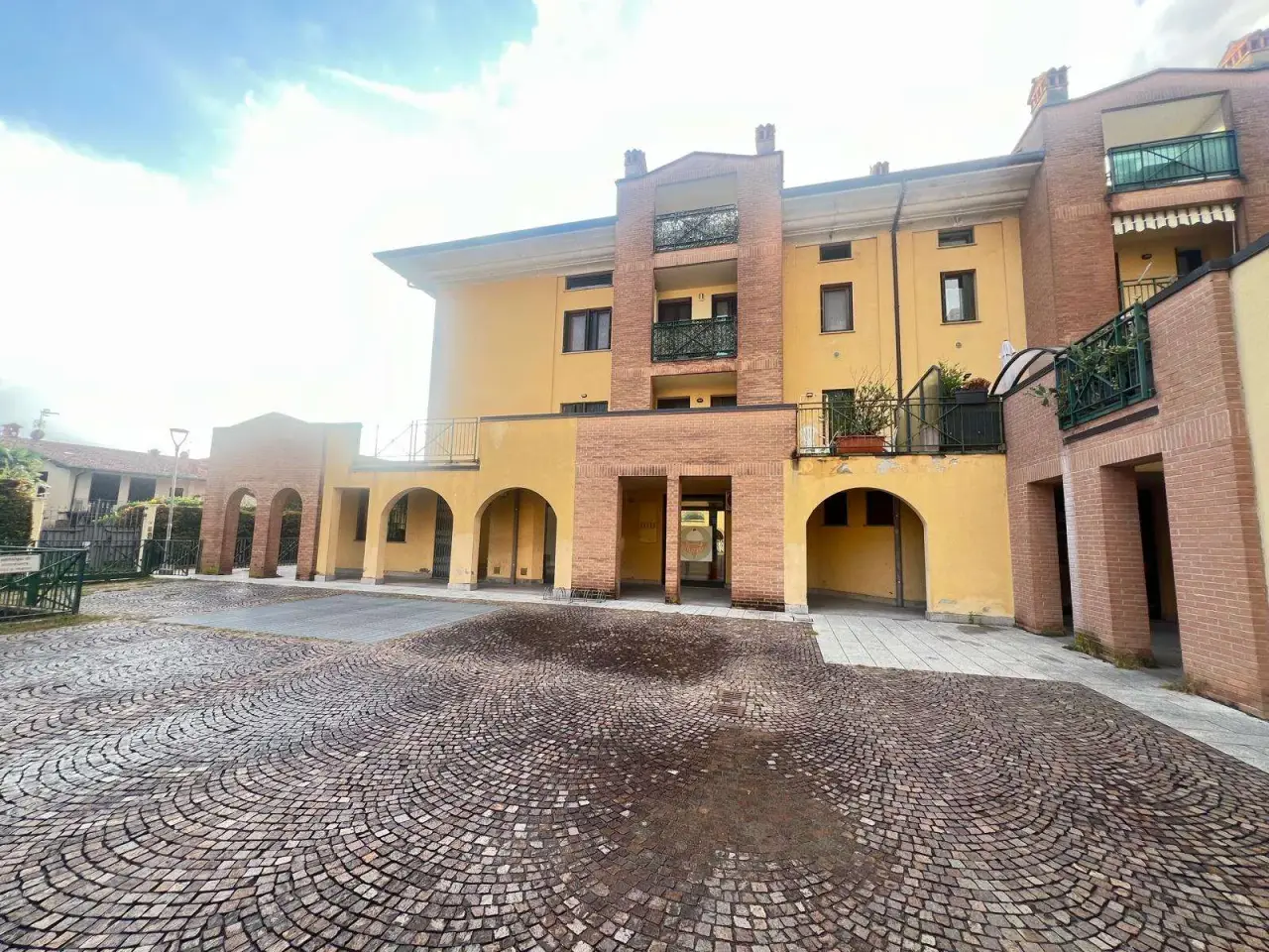 Negozio in Via Donadoni 1, Pedrengo, {3} - Foto 1