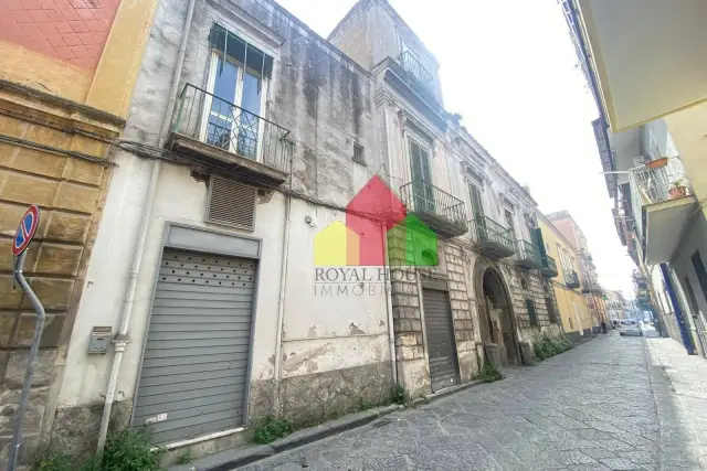 Palazzina commerciale in Via Camposcino, Giugliano in Campania - Foto 1