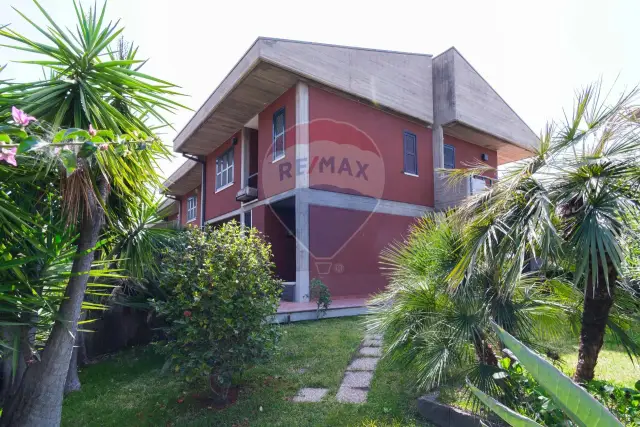 Villa a schiera in vendita, Via San Gasparre Bertoni 4, Tremestieri Etneo - Foto 1