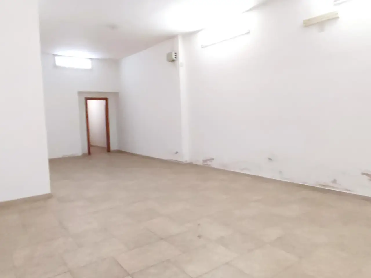 Negozio in Via Aprilia 98, Brindisi, {3} - Foto 1