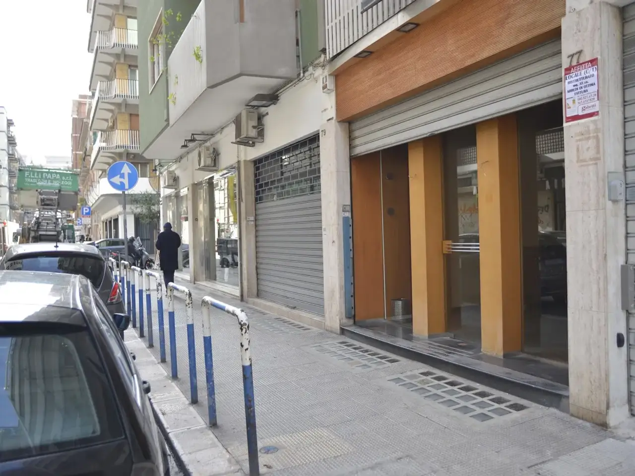 Negozio in Via Marchese di Montrone 77, Bari, {3} - Foto 1