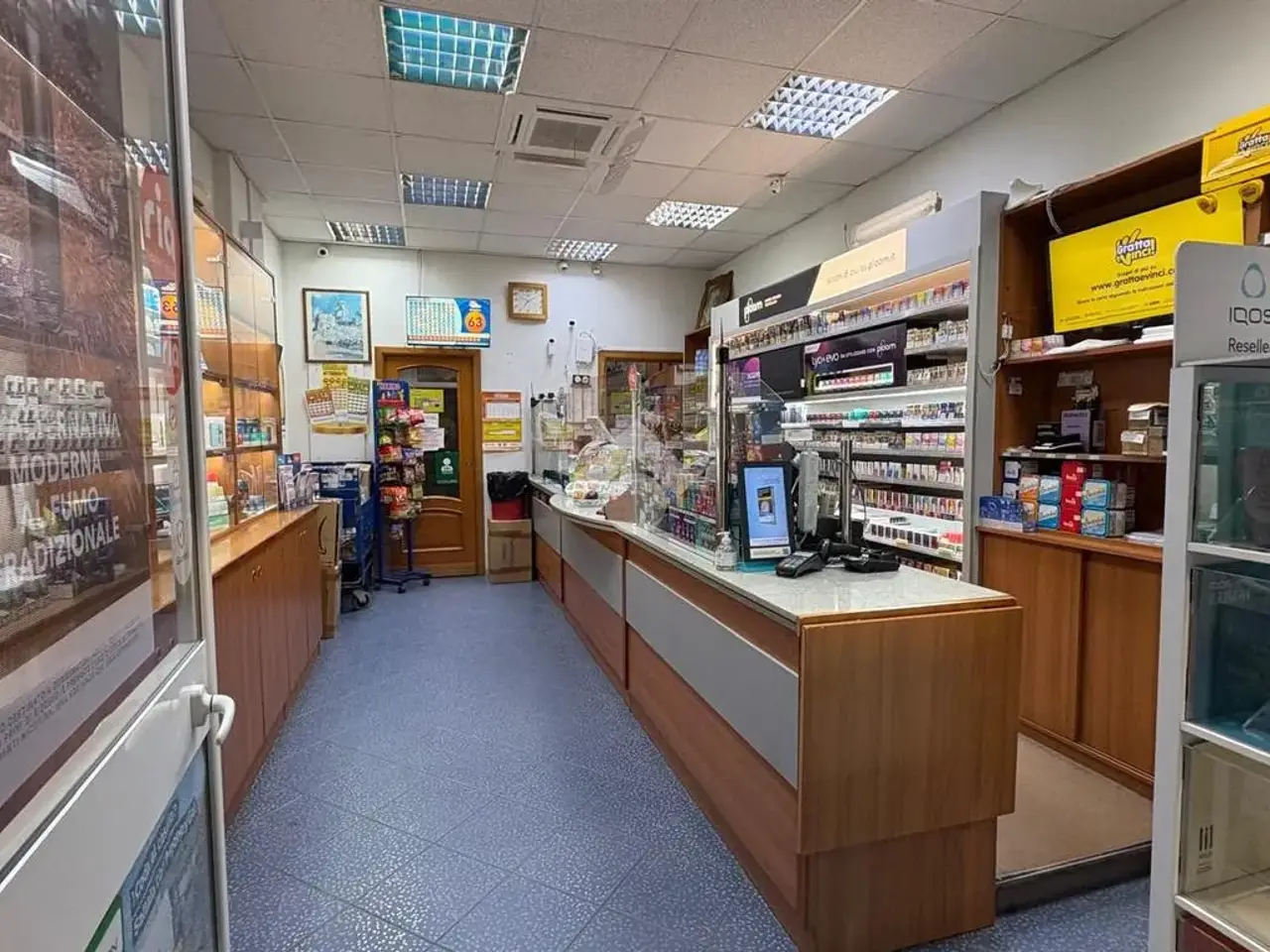 Negozio in Via Plinio Il Vecchio 17, Castellammare Di Stabia, {3} - Foto 2