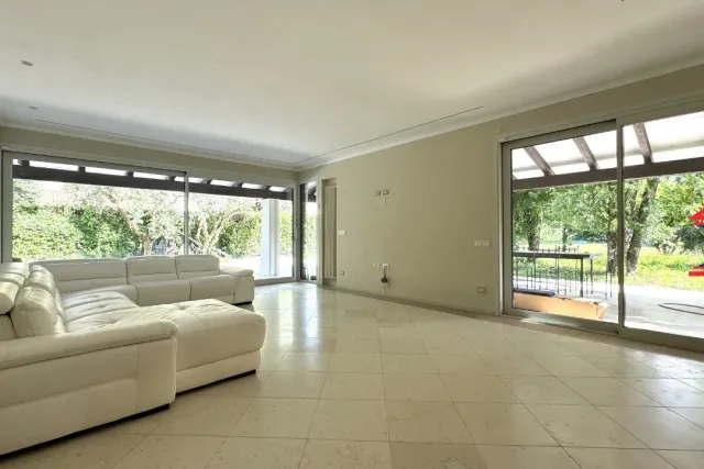 Terraced house in Viale Giulio Zavaritt, Gorle - Photo 1