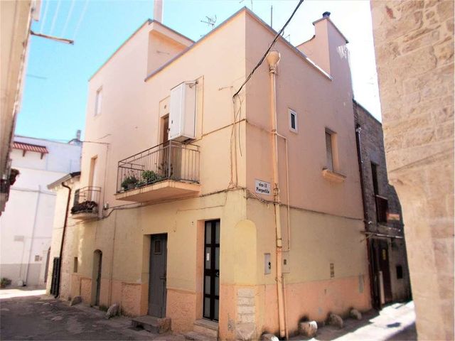 Detached house in Via Piergentile, 26, Acquaviva delle Fonti - Photo 1