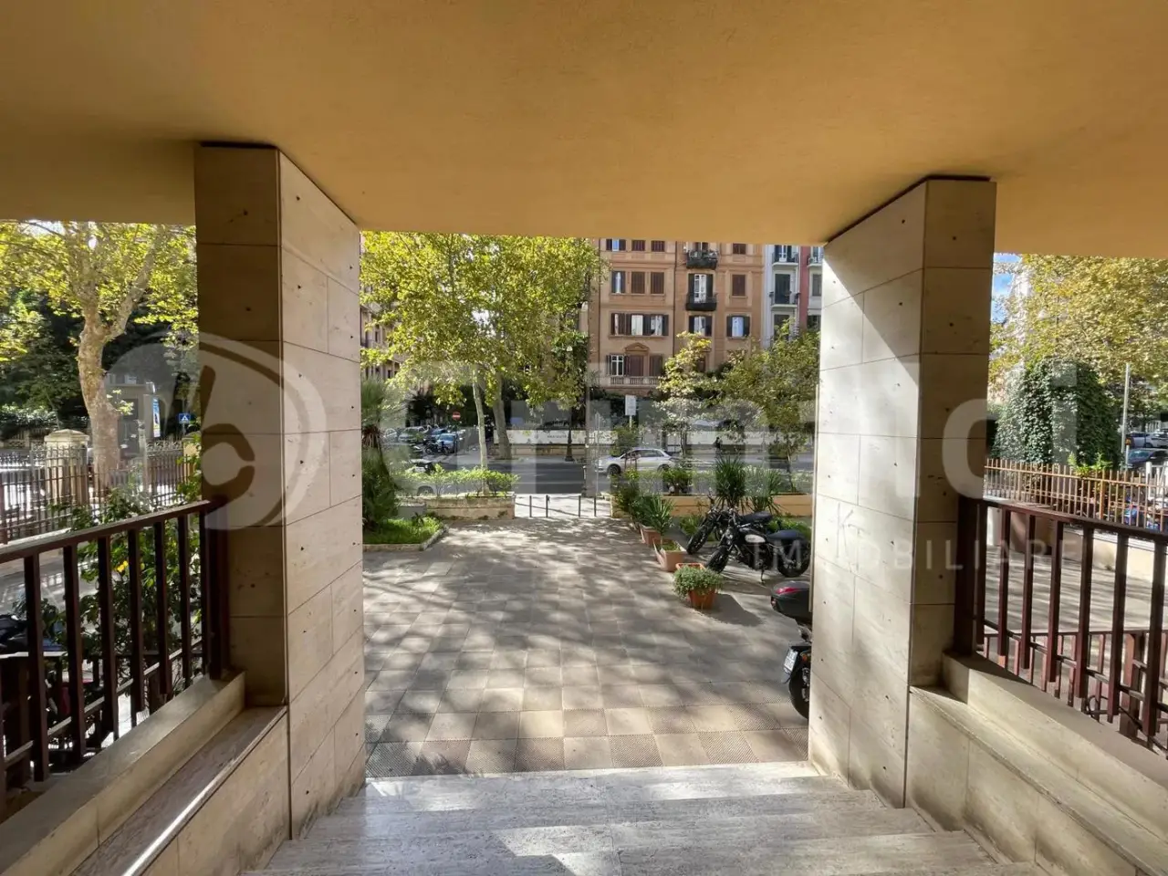 Negozio in Via Libertà 163/165, Palermo, {3} - Foto 1