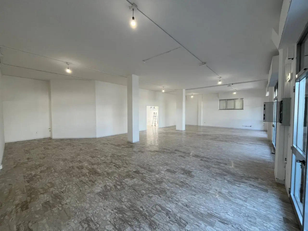 Negozio in Via Pietro Nenni 115, San Giovanni Teatino, {3} - Foto 2