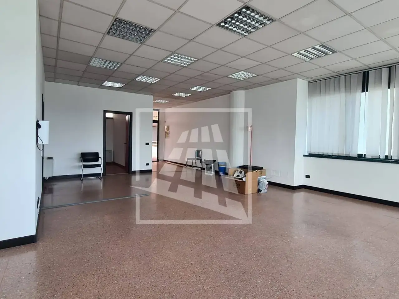 Ufficio in Via Antonio Gramsci 103, Reggio Emilia, {3} - Foto 2