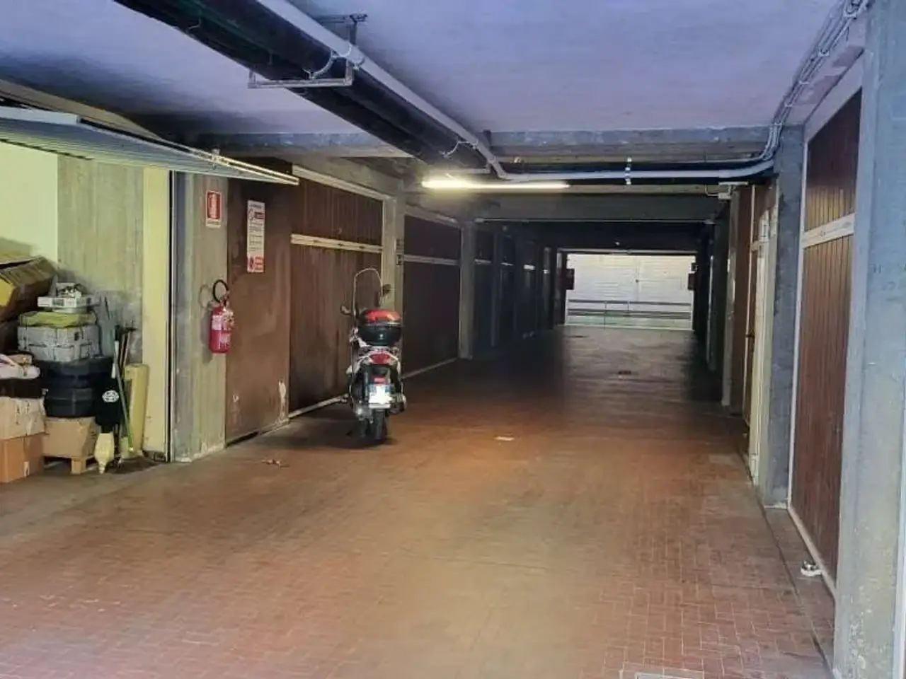 Parcheggio chiuso in Via Briscata, 30, Genova, {3} - Foto 1