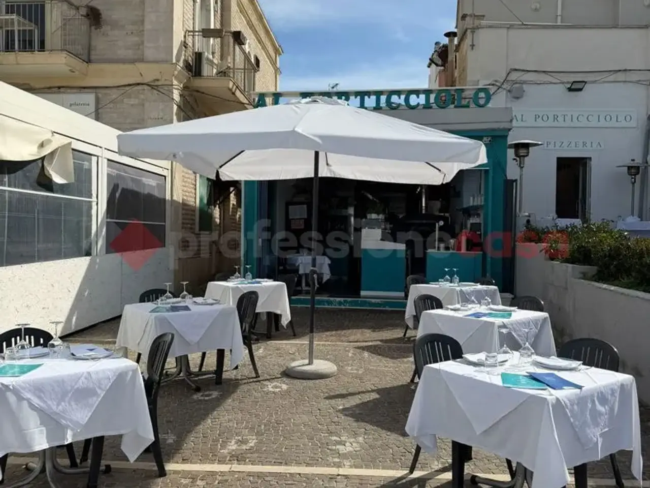 Ristorante in Piazza della Torre 61, Bari, {3} - Foto 1