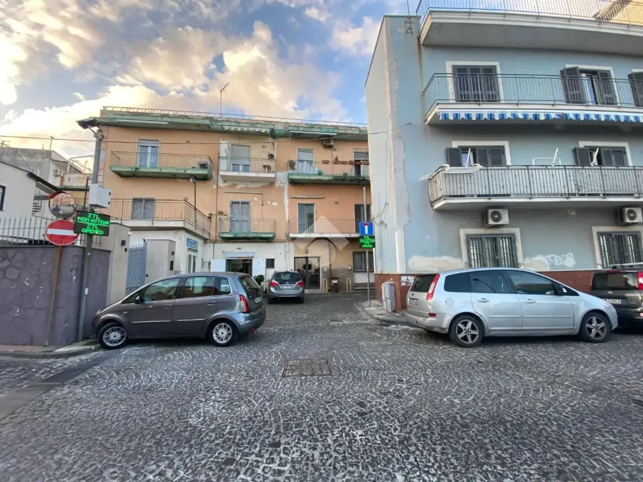 Laboratorio in Traversa I Tranvai 4, Pozzuoli, {3} - Foto 1