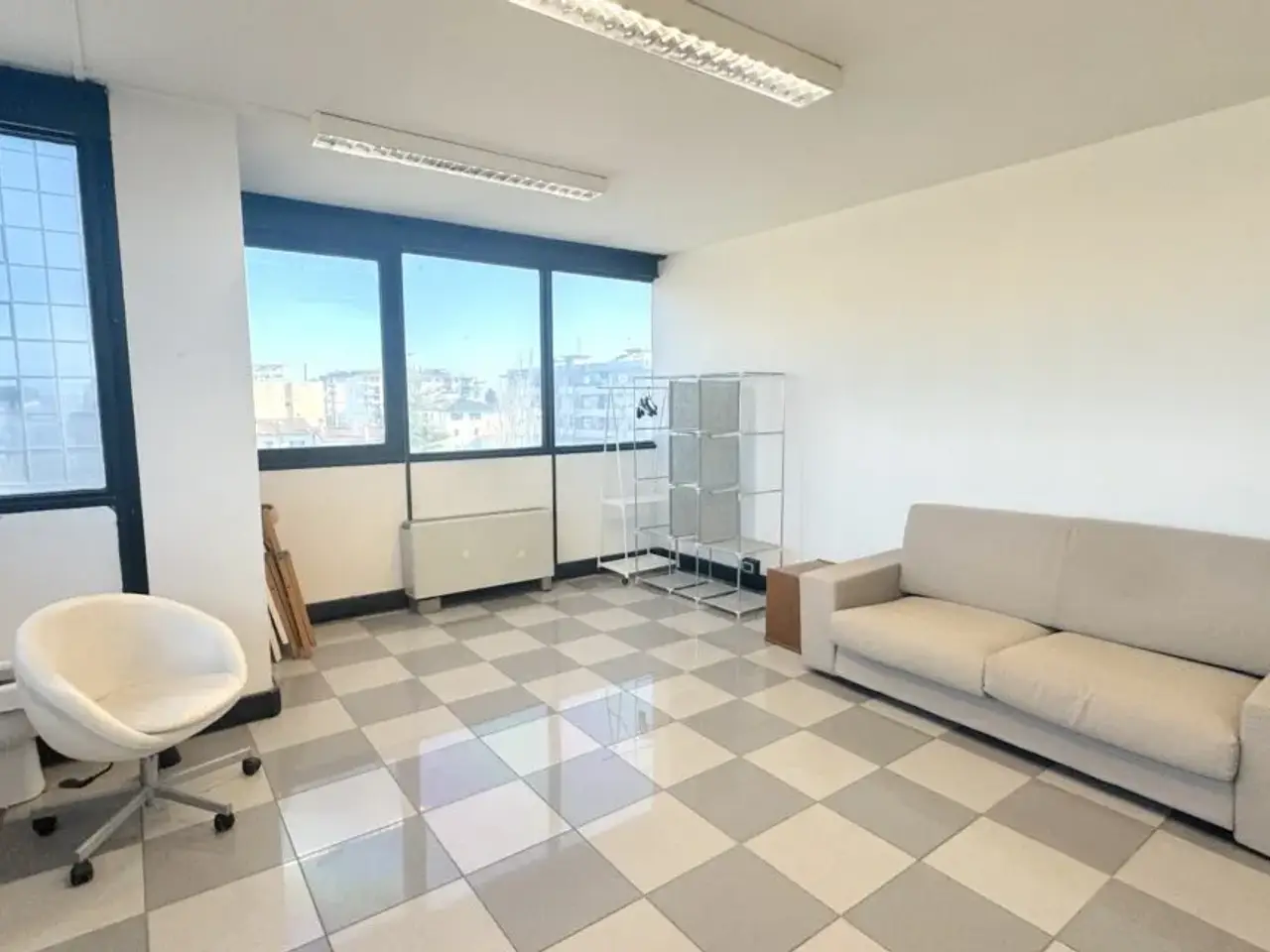 Ufficio in Via Fiorentina, Le Badie, Prato, Toscana, 59100, Italia, Prato, {3} - Foto 2