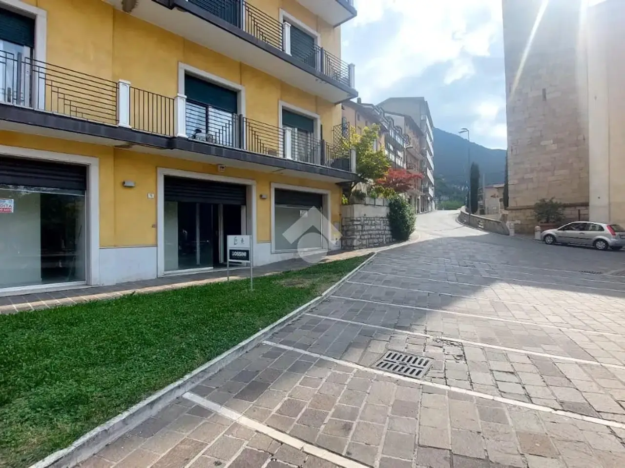Negozio in Piazza Portegaia 16, Lumezzane, {3} - Foto 2