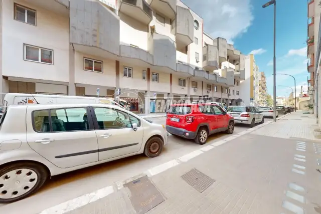 Negozio in vendita, Via Gabriele d'Annunzio 66, Lecce - Foto 1