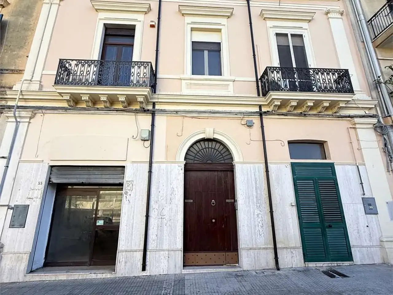 Locale commerciale in Via Castello, 55, 72100 Brindisi, Brindisi, {3} - Foto 2