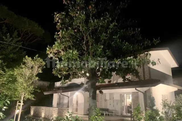 Mansion in Via F. Donati, Forte dei Marmi - Photo 1