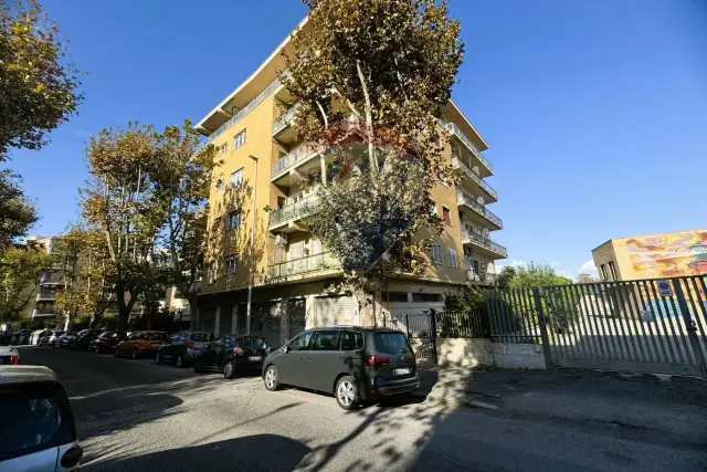 2-room flat in Viale Vega 71, Roma - Photo 1