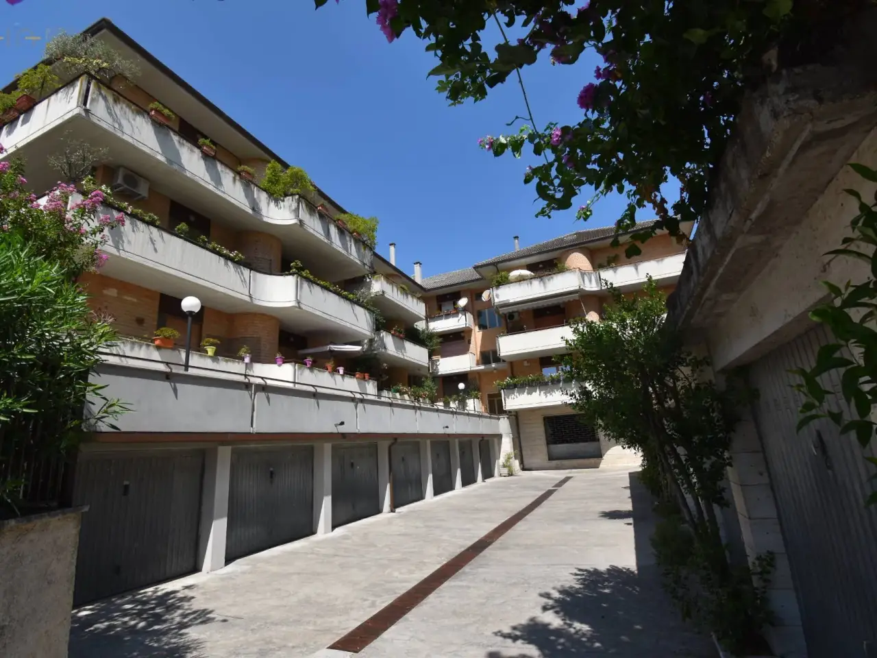 Laboratorio in Via  Padre Sigismondo Damiani, San Benedetto Del Tronto, {3} - Foto 2