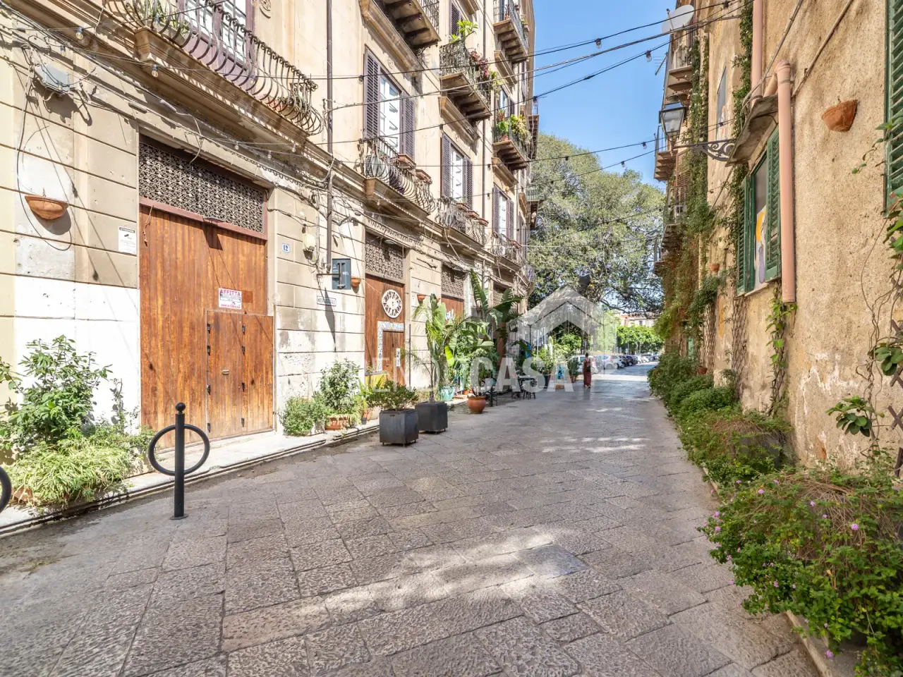 Negozio in Via del Quattro Aprile 12, Palermo, {3} - Foto 1