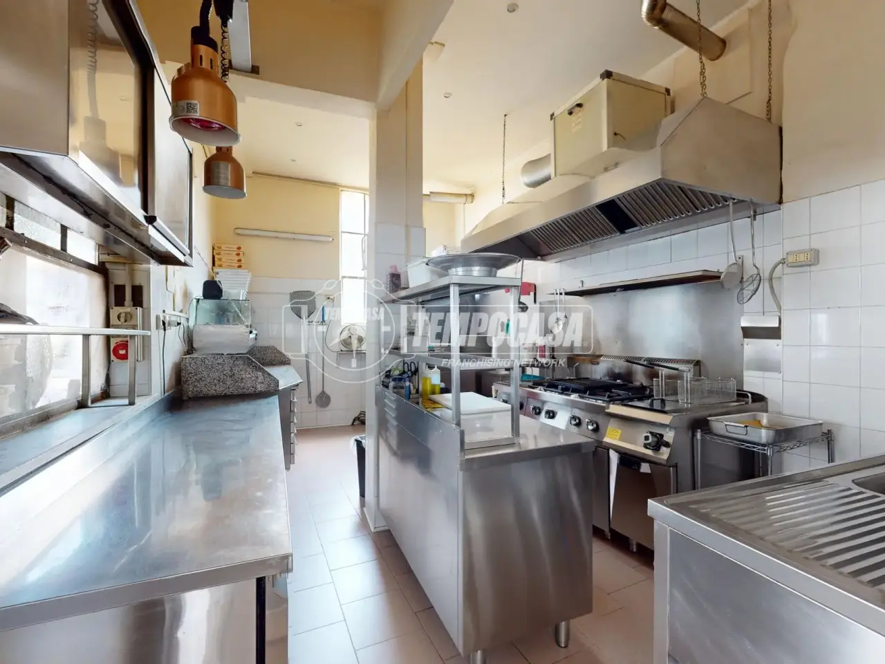 Pizzeria in Via Vittorio Emanuele II 270, Bra, {3} - Foto 1