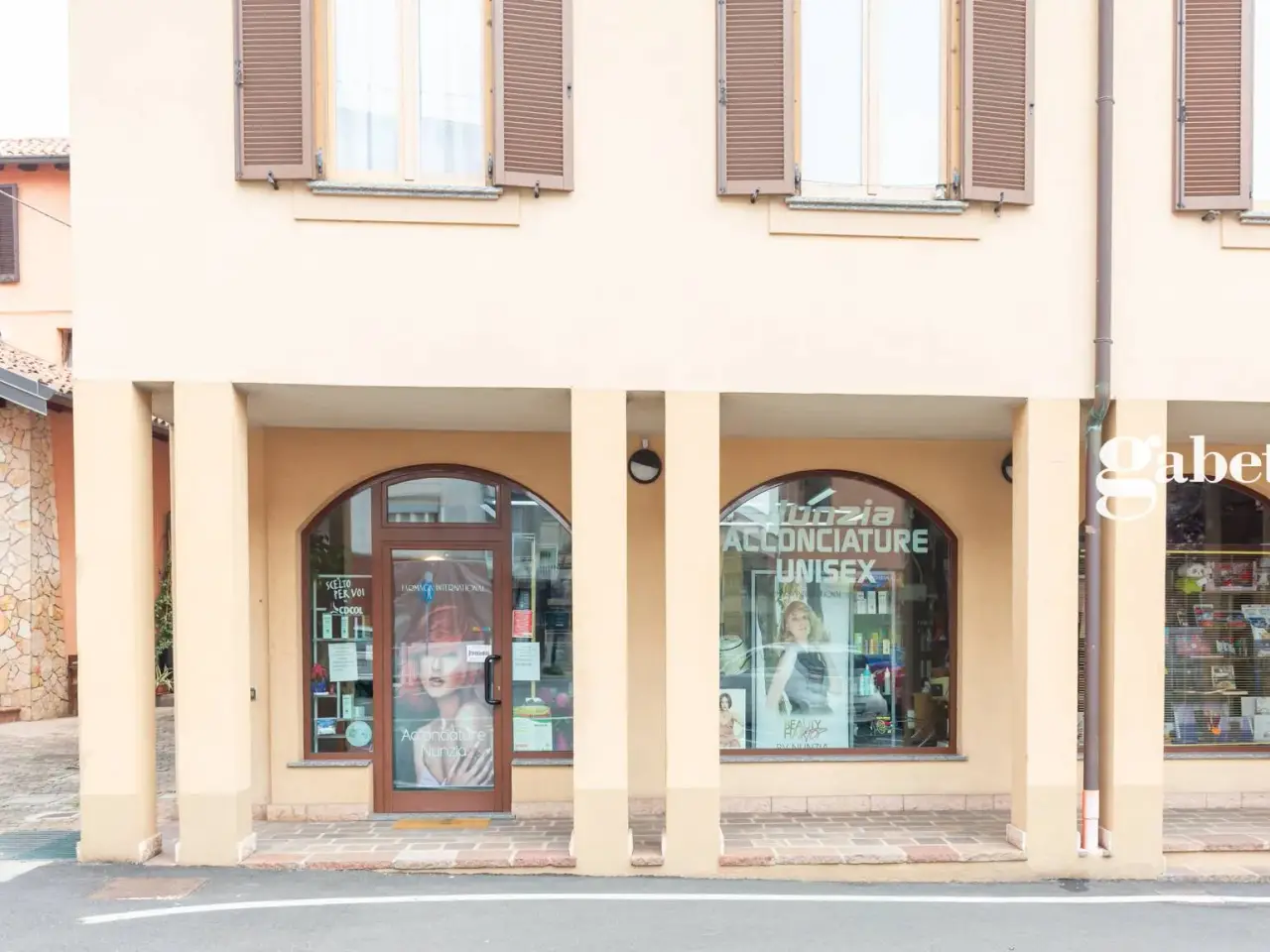Esercizio commerciale in Via Montello 5c, Bernareggio, {3} - Foto 2