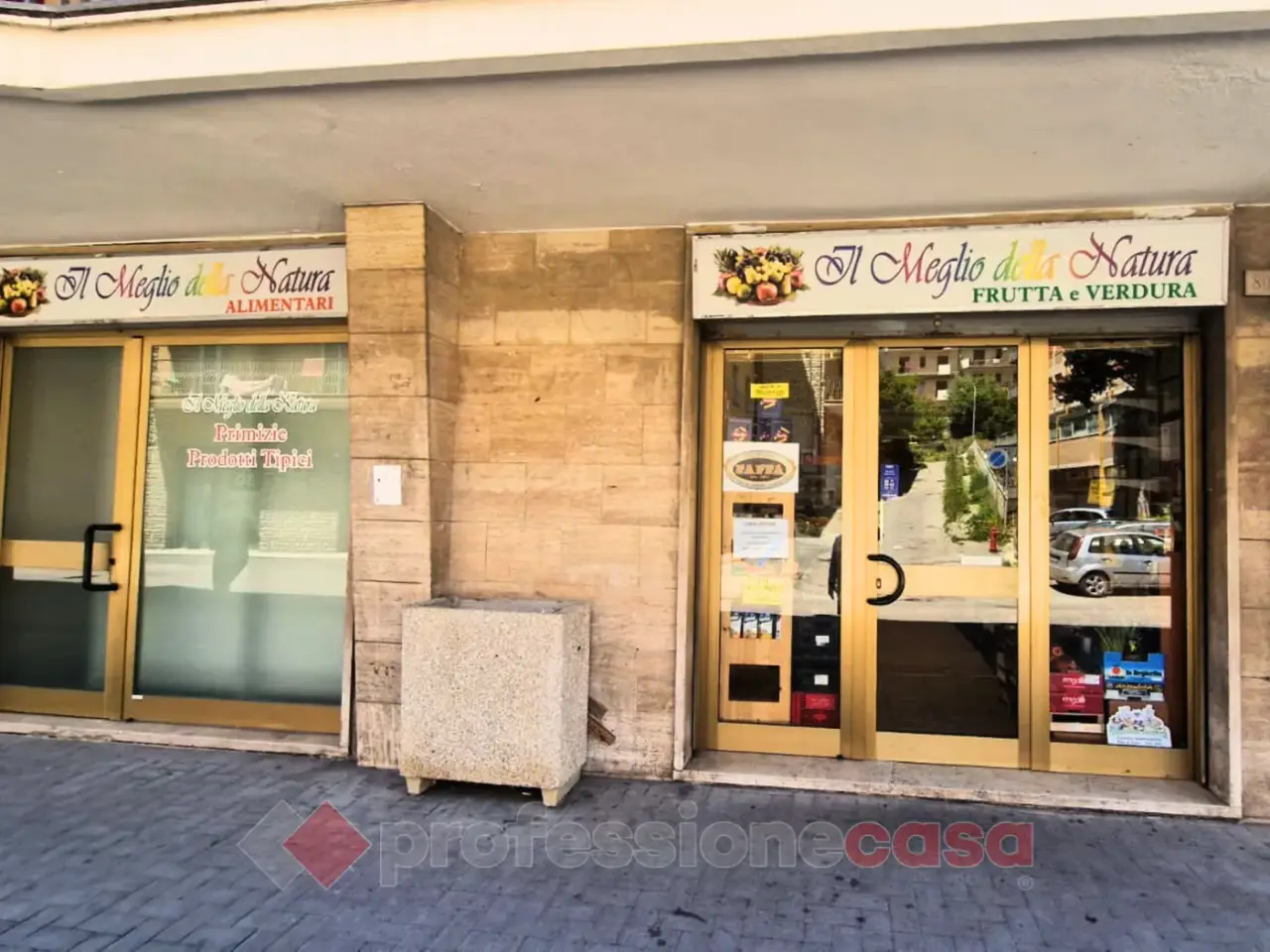 Esercizio commerciale in Via Annibale Vecchi , Perugia, {3} - Foto 1