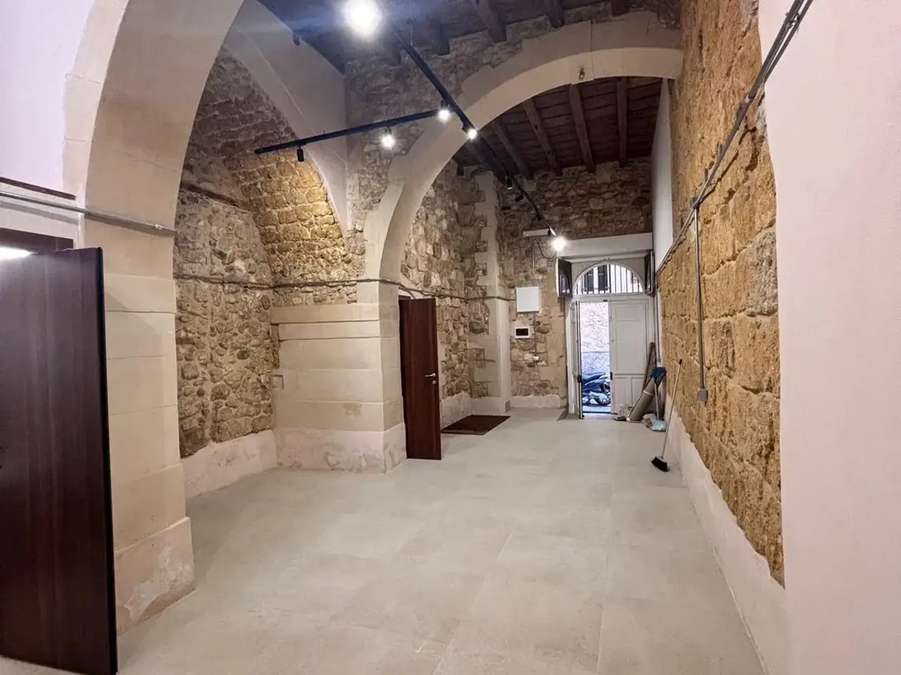 Palazzina commerciale in , Siracusa, {3} - Foto 1