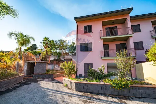 Villa a schiera in Via Sciarone 15, Aci Castello - Foto 1