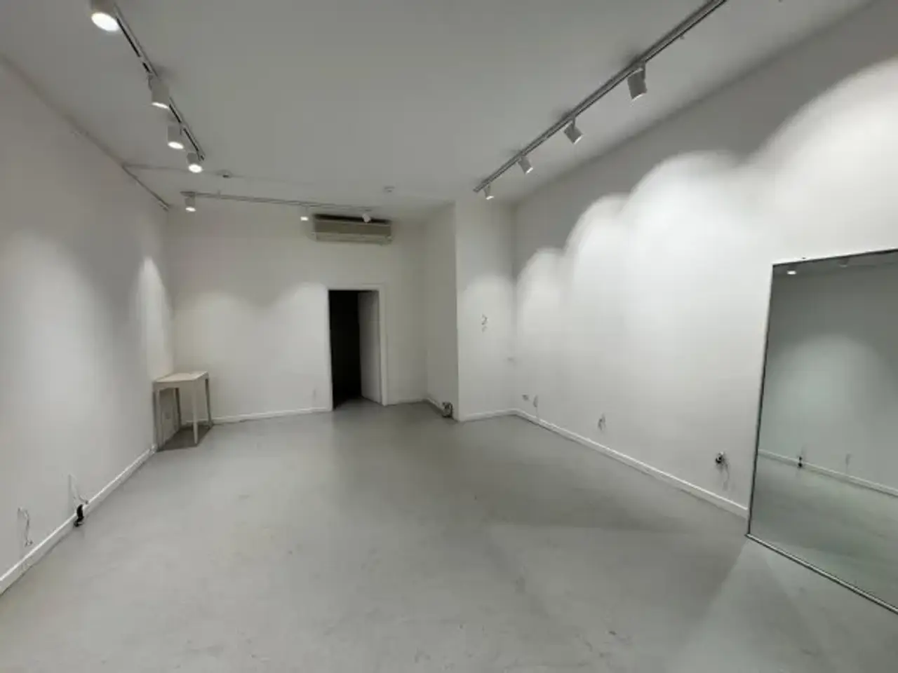 Negozio in Via dell'Orso, Milano, {3} - Foto 1