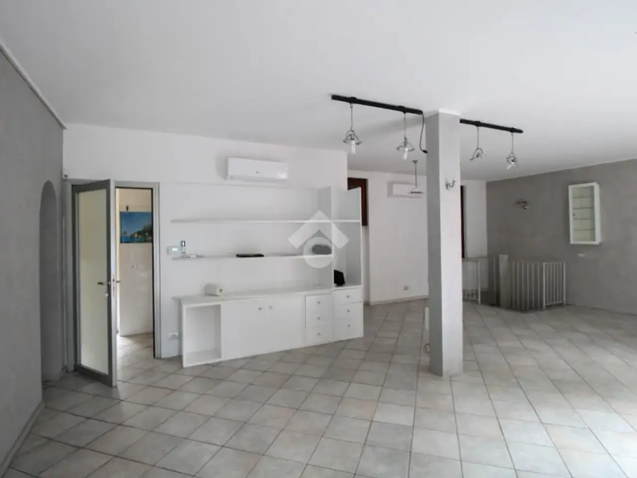Negozio in Via Giuseppe Mazzini 52, Vimercate, {3} - Foto 2
