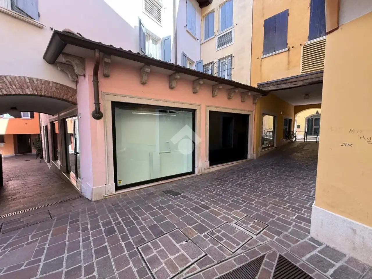 Negozio in Via Castello 28, Desenzano del Garda, {3} - Foto 1
