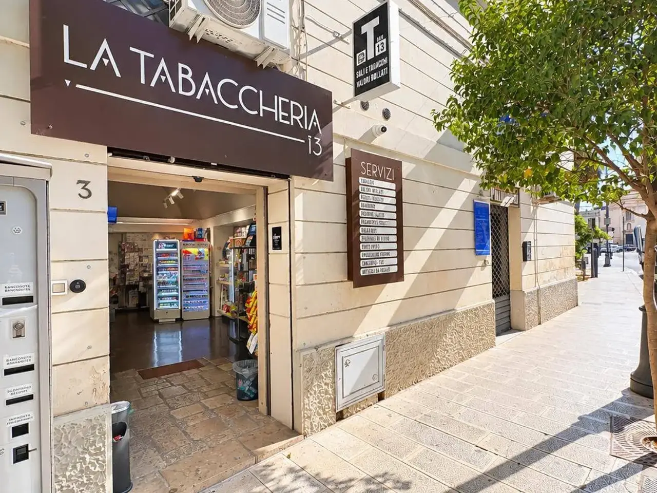 Esercizio commerciale in Principe di Piemonte 3, Galatina, {3} - Foto 1