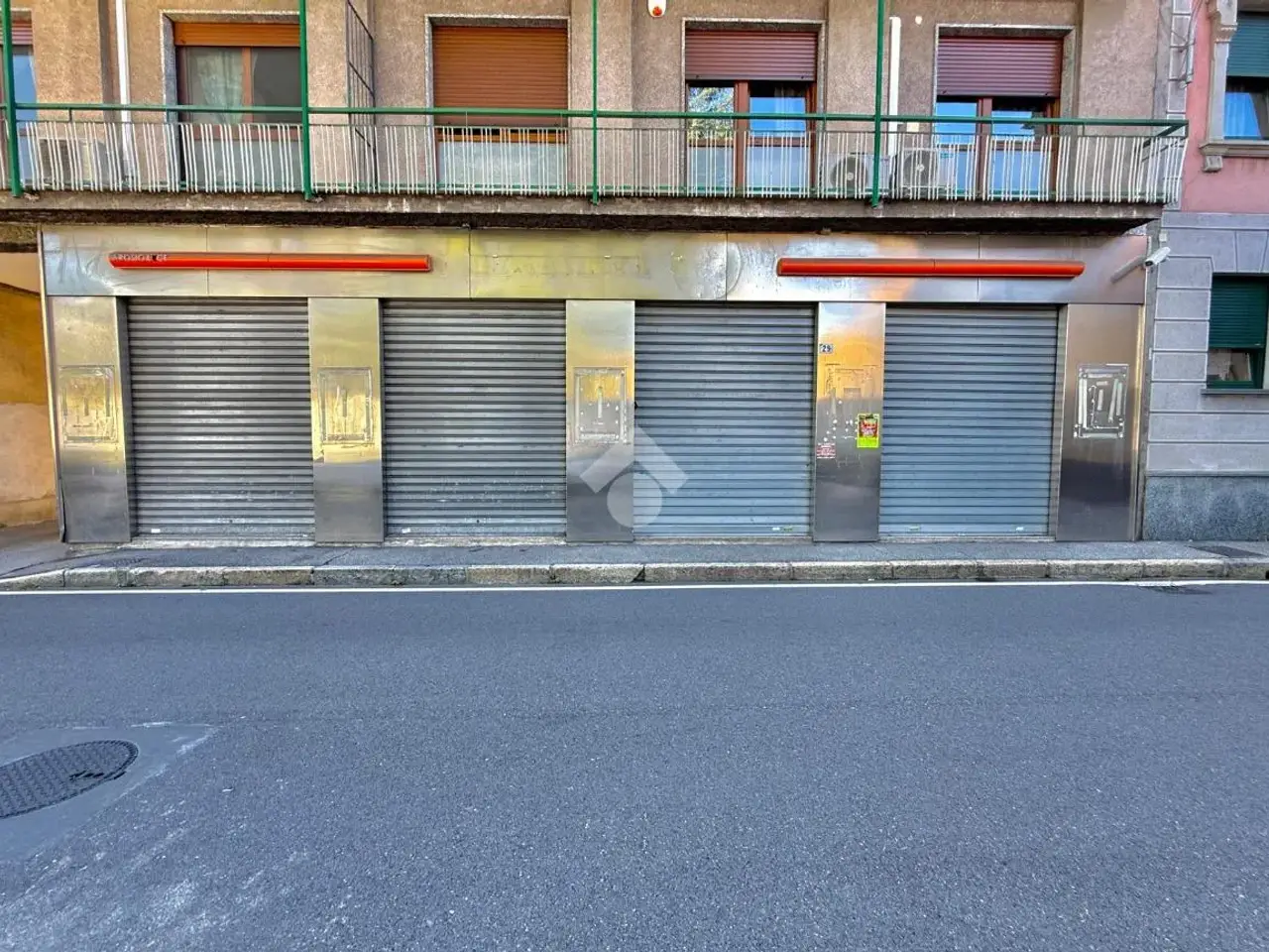 Negozio in Via Michelangelo Buonarroti 29, Lissone, {3} - Foto 1