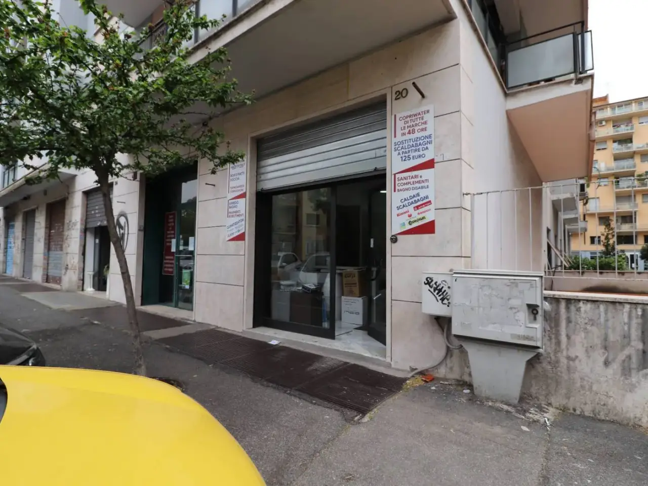 Locale commerciale in Via Amatrice 20 Roma, Roma, {3} - Foto 1