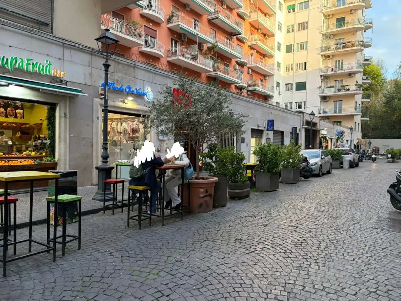 Negozio in Via Giovanni Merliani 26, Napoli, {3} - Foto 1