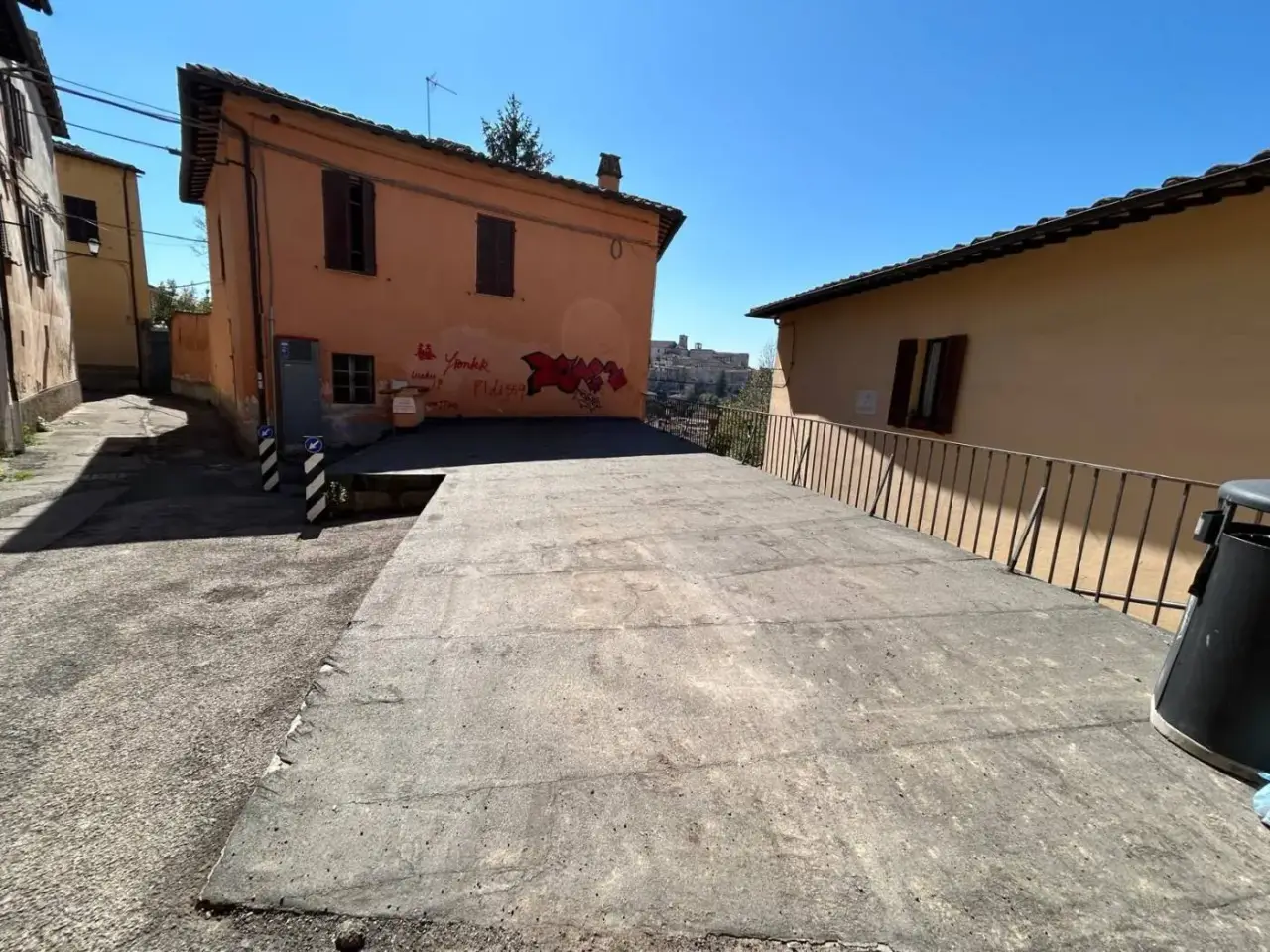 Parcheggio chiuso in Via del Fagiano 49, Perugia, {3} - Foto 2