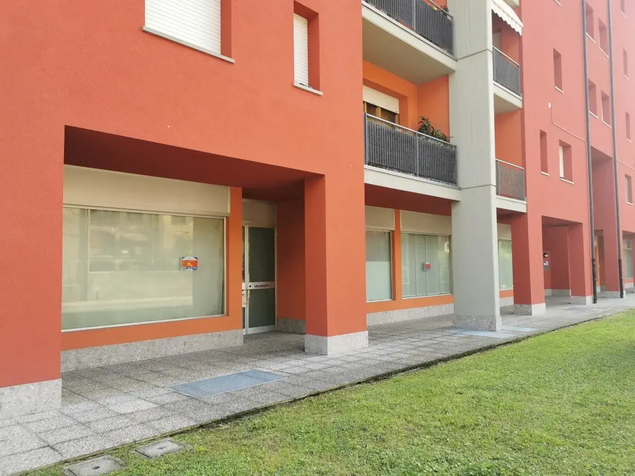 Negozio in Via Carlo Nembrini, Nembro, {3} - Foto 1