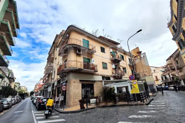 Bilocale in Via Carlo E Luigi Giordano  27, Portici - Foto 1