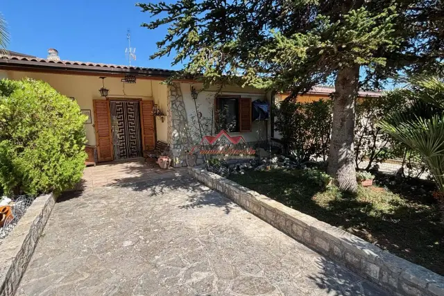 Villa a schiera in Contrada Incoronata Lagogemolo, Cassano delle Murge - Foto 1