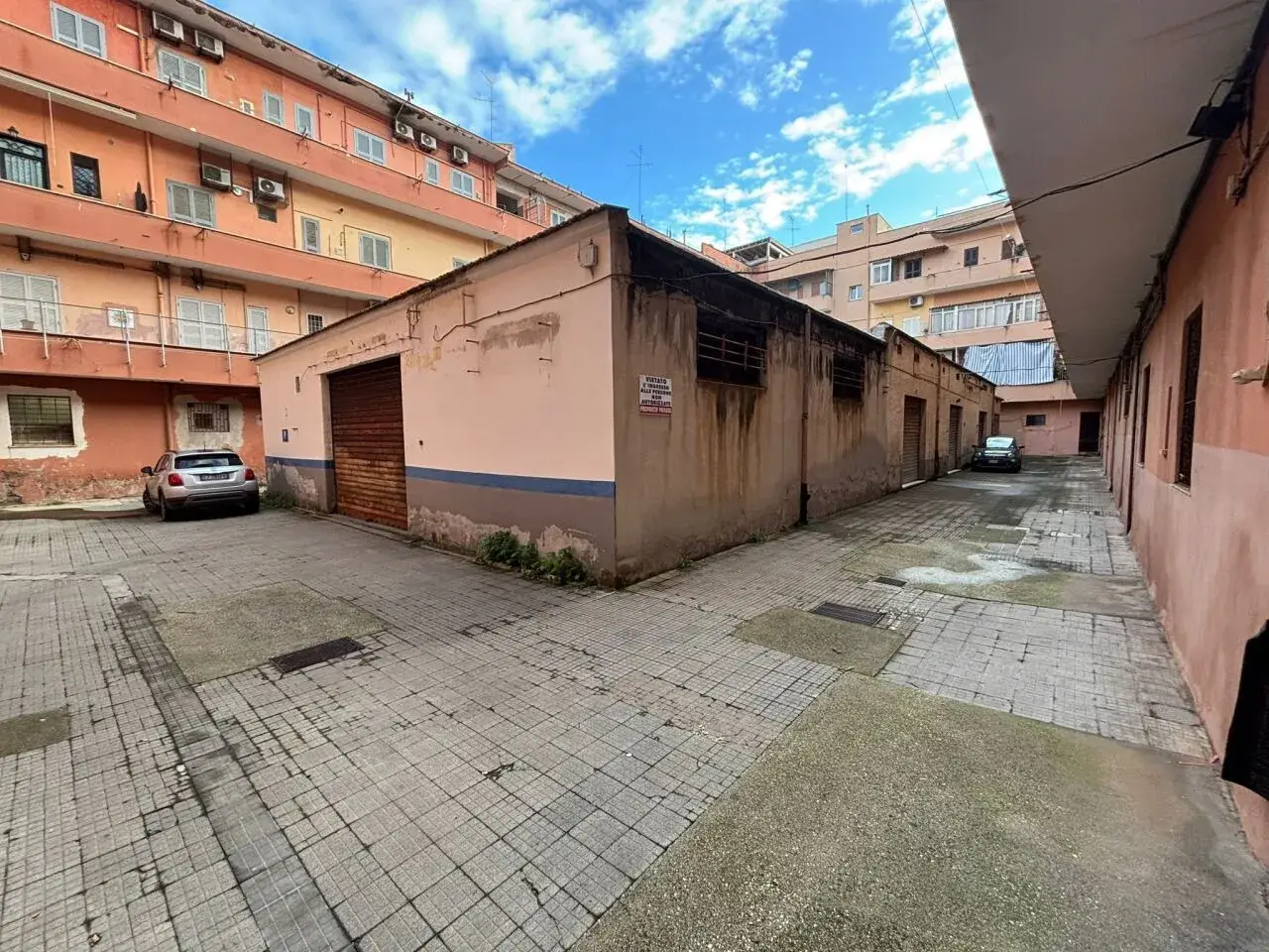 Magazzino in Via Alfredo Baccarini 13, Roma, {3} - Foto 1